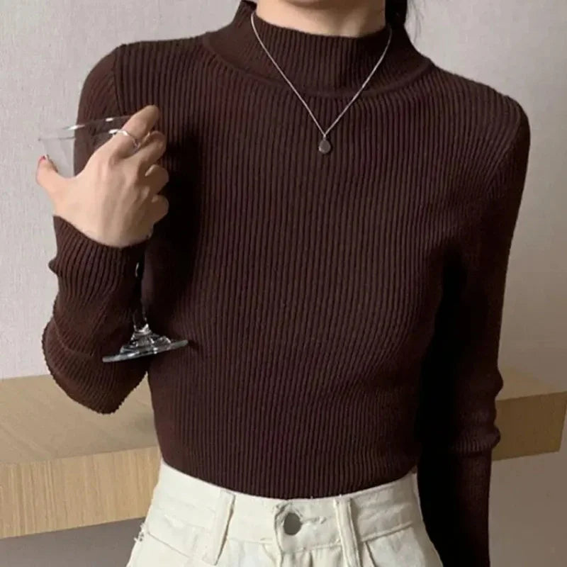 Soft Aura Knit Sweater – Warm Elegance for Autumn Days.