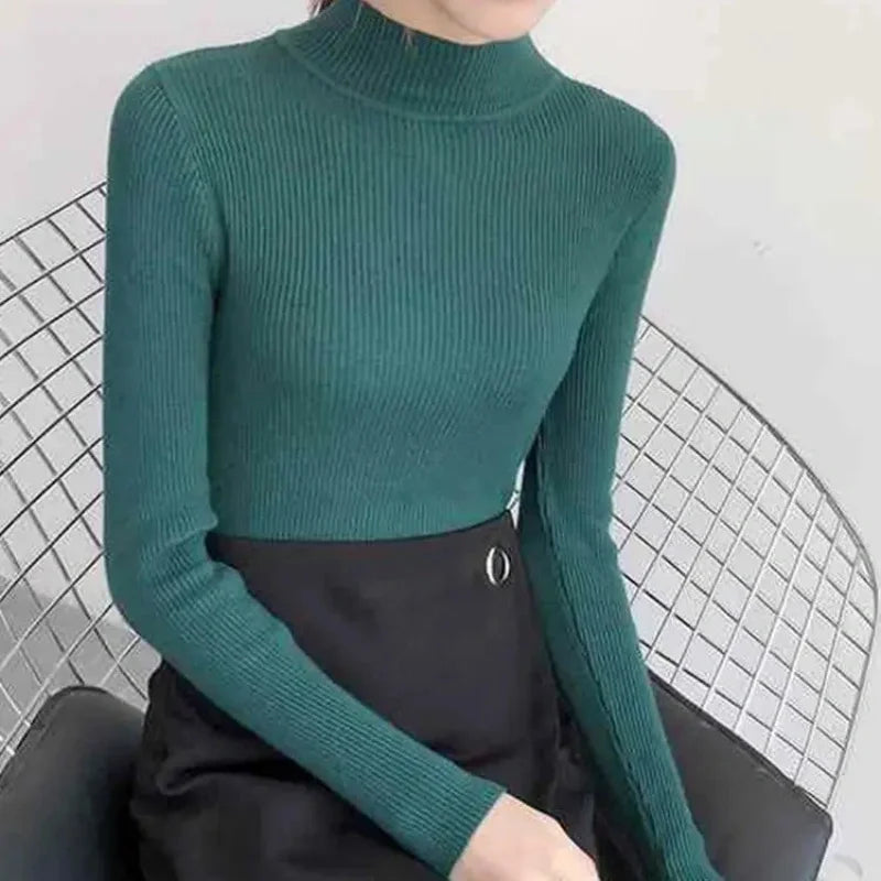 Soft Aura Knit Sweater – Warm Elegance for Autumn Days.