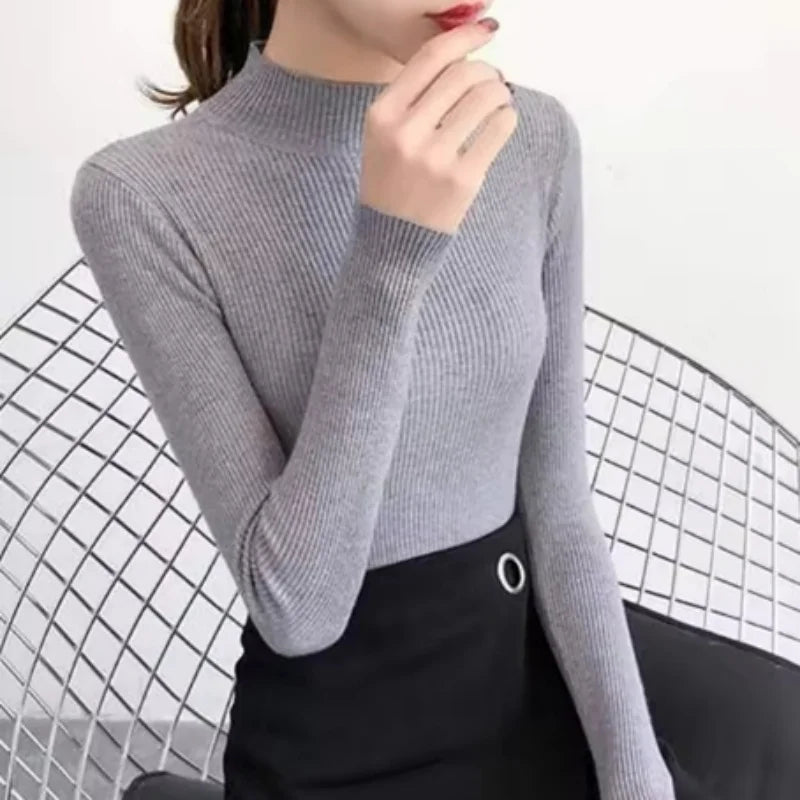 Soft Aura Knit Sweater – Warm Elegance for Autumn Days.